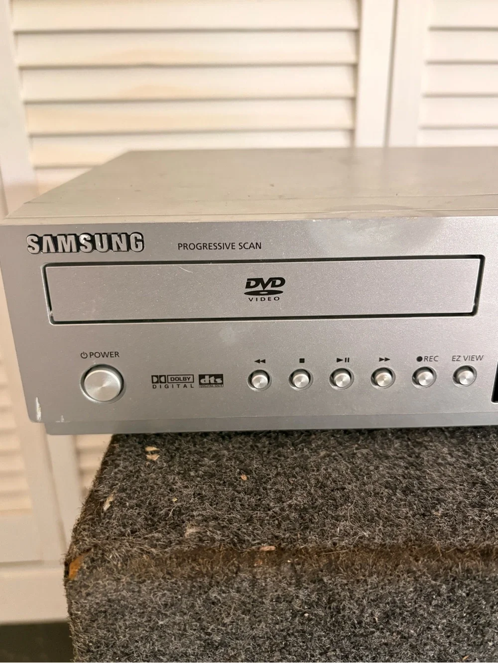 Samsung DVD-V5500 DVD VCR Combo Player with Front RCA Inputs